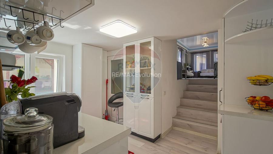 Casă / Vilă Săsească cu 6 camere de vânzare in Vulcan, Brasov - 12