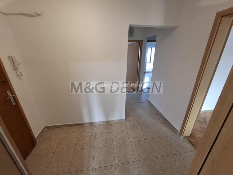 Aradului, 3 camere decomandat, 2 bai - 8