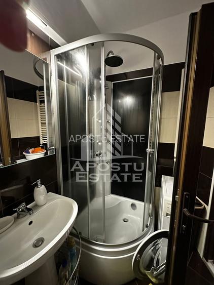 Apartament 2 camere, decomandat, centrala proprie,  zona UVT - 8