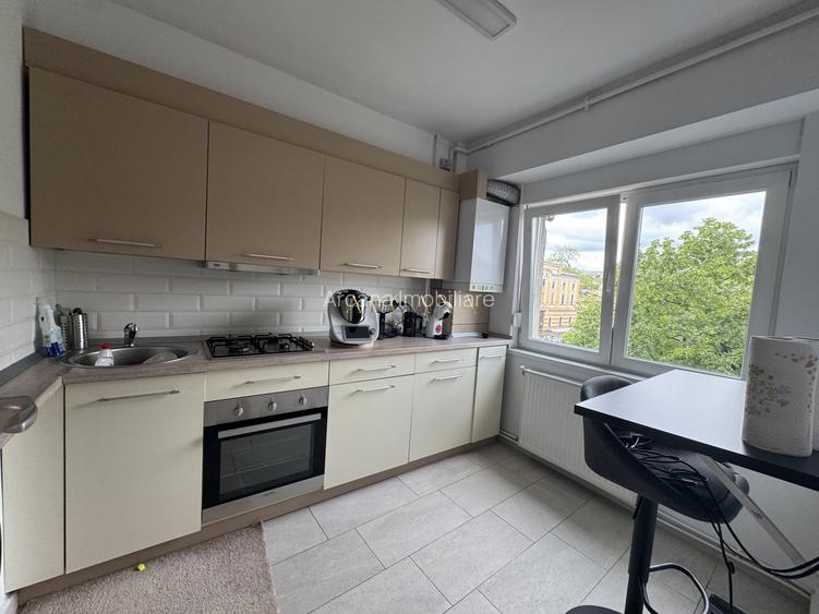 Apartament central de închiriat - 8