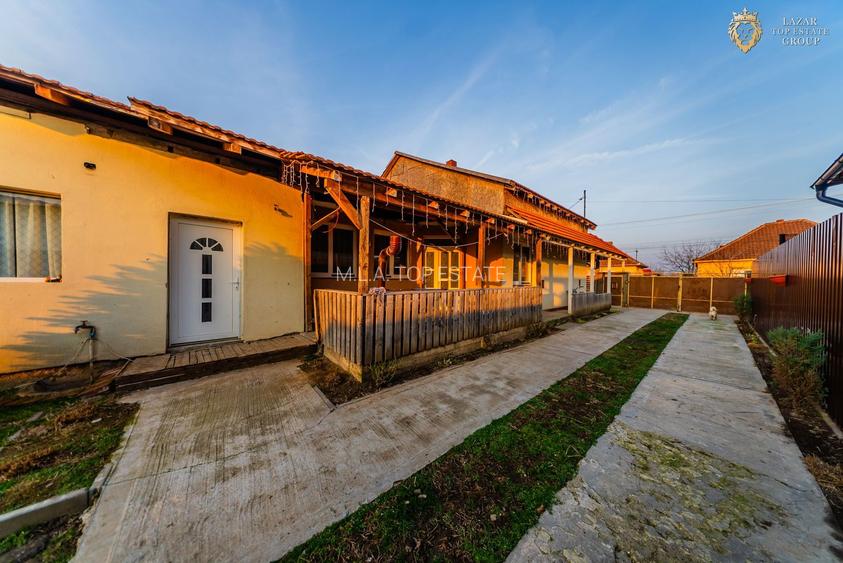 Casa de vanzare 7 camere Santana - 28