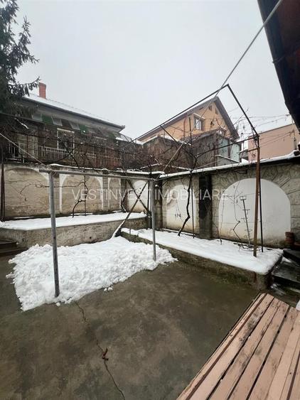 Duplex cu 5 camere in zona centrala - 9