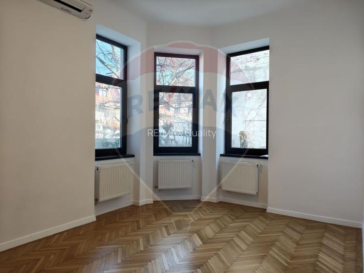 Apartament în vilă din perioada interbelică proaspăt renovat - 10