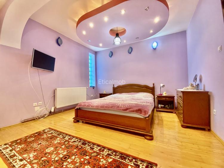 Urgent/Vânzare Casa/Vila, 4+ camere, teren 346 mp,  Targoviste, zona Micro 4 - 24