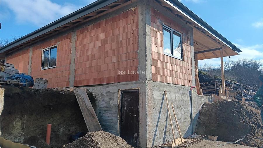 Visan Barnova str asfaltata CASA parter 95mp TEREN 400mp toate utilitatile - 2