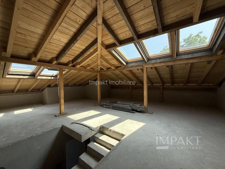 Case cuplate la liziera padurii , ideale pentru 2 familii ! - 31