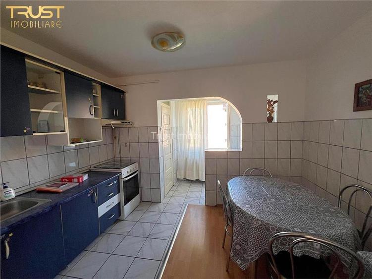 Ap 2 camere decomandat, zona centrala - 4