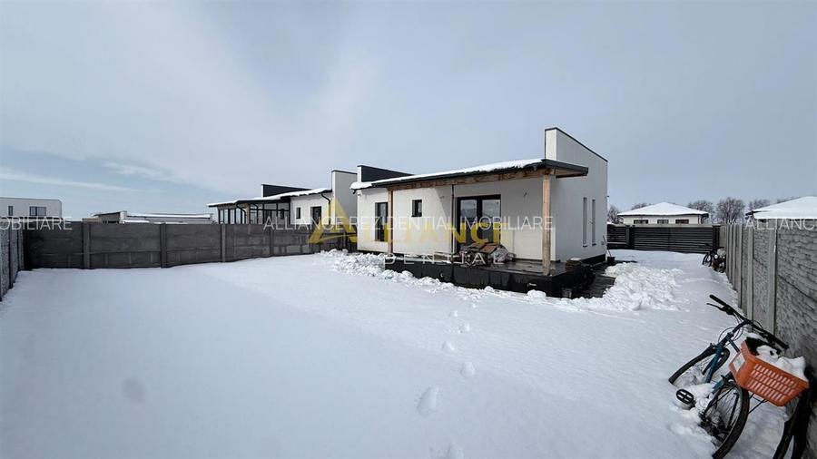 Casa Individuala - 3 camere - 2 bai - 371 mp teren - 5