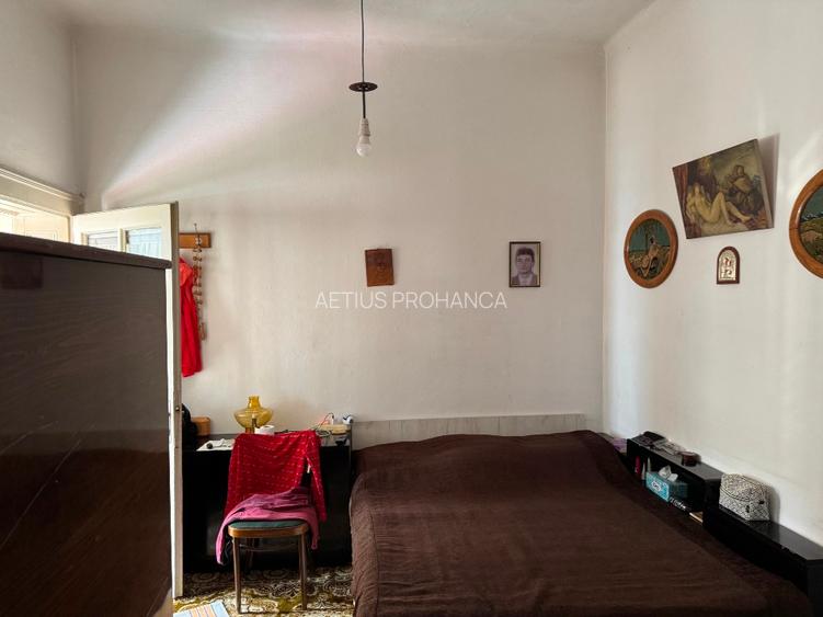 CASA INDIVIDUALA SOLIDA + ANEXE , STR EMINESCU, LA 5 MINUTE DE PIATA MICA - 11