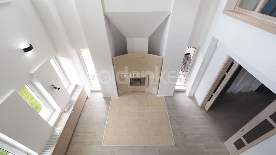 Vila insorita situata in complex langa Scolile Internationale - 3