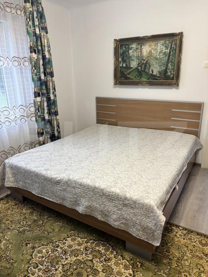 Casă de vânzare, 8 camere, 263 mp + 400 mp teren, în Câmpulung Moldovenesc