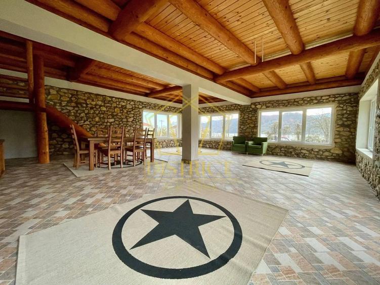 Casa de vacanta/pensiune cu teren de 3780mp | Clisura Dunarii