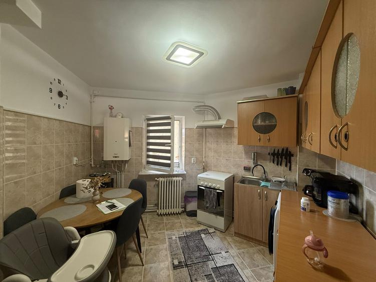 Apartament 2 camere-decomandat-zona Liceul de Muzica