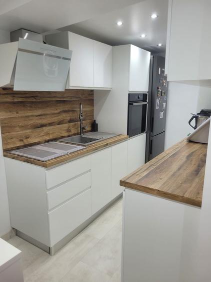 CASA SUPERBA 4 CAMERE ZONA VALU LUI TRAIAN 933MP