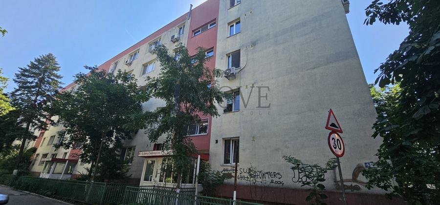 Apartament de 4 camere decomandate - Aleea Costinesti