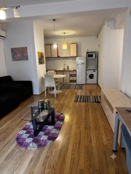 Apartament de 2 camere, semidecomandat, 53mp + terasa, zona Andrei Mureșanu