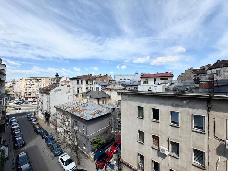 Ultracentral ◈ Parcul Izovor | 135 MP | Apartament 4 Camere ◈ Centrala Proprie