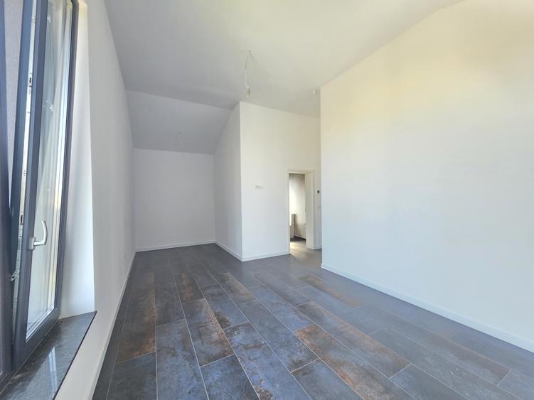 Casa individuala pe parter, 4 camere, teren 500mp