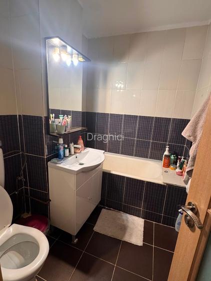 Proprietar închiriez apartament  - 5