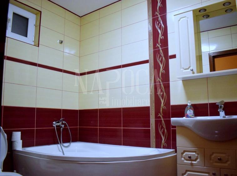 Casa 6 camere de vanzare in Sanmartin