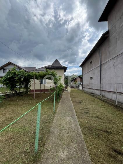Casă cu 3 camere și teren 1.140 mp toate utilitățile, anexe și acces stradal