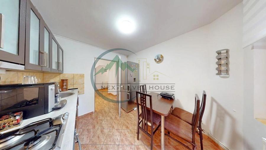 Apartament 3 camere, structura mare, etaj 1, Astra