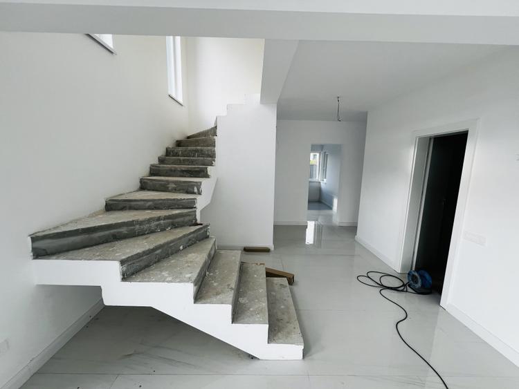 Casa individuala , 119 mp utili , Zona Vivo