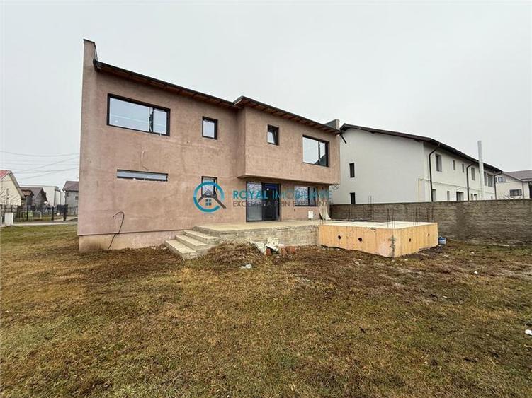 Royal Imobiliare - Vanzare vila in zona Strejnicu