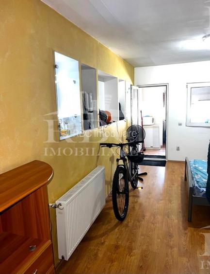 Garsoniera de vanzare cu parcare inclusa in pret in cartierul Iris - 2
