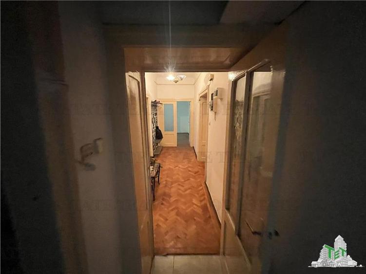 Apartament 2 camere, etaj 1, aproape de Piata Domenii zona linistita.