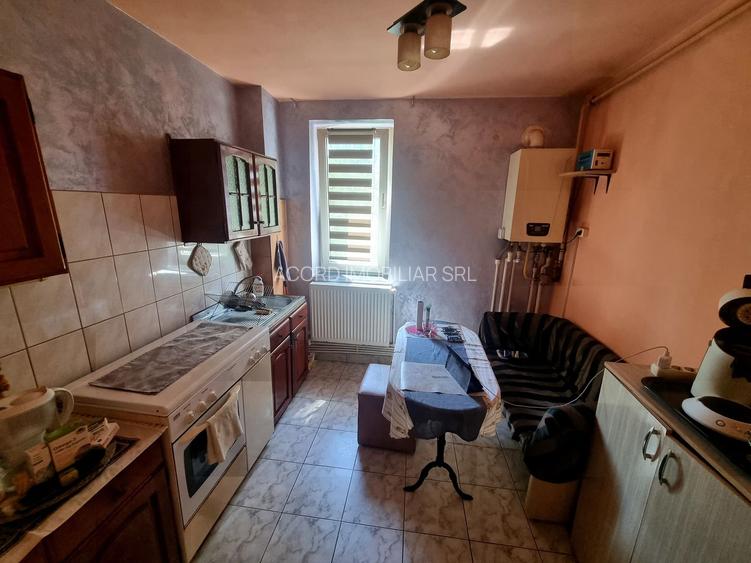 Abator-   apartament 3 camere etaj 1 - 2