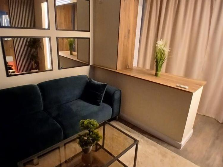 Vand apartament 48mp semidecomandat,et.1,zona foarte buna, complet renovat