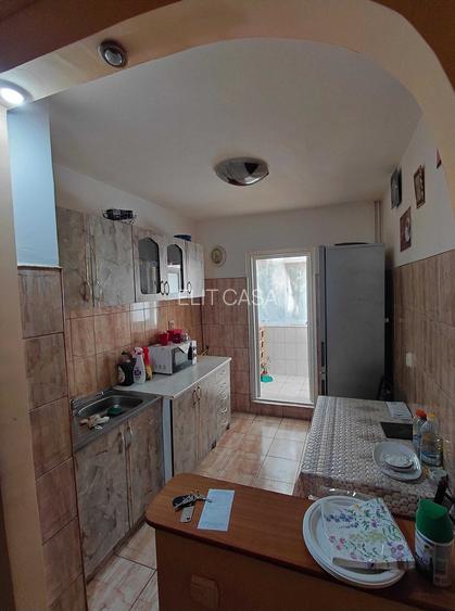 Apartament cu 2 camere decomandat, etajul 3/4, zona Galata - 3