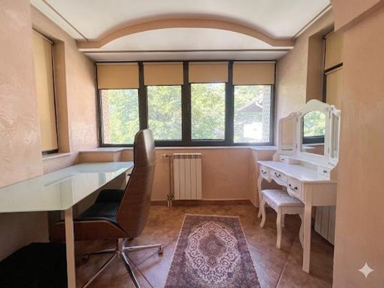 Apartament spectaculos, bloc tip vilă, Târgu Cucu