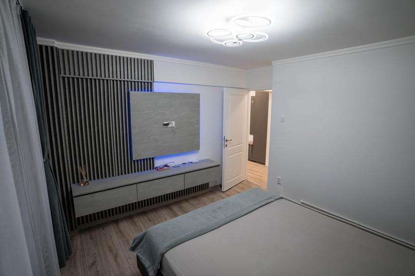Apartament 2 camere, decomandat,etaj 3, zona centrala