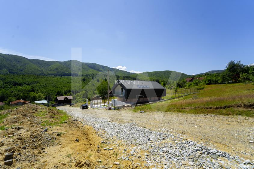 Casă arhitectură modernă cu panoramă spre Munții Făgăraș și Cetatea Cisnădioara - 56