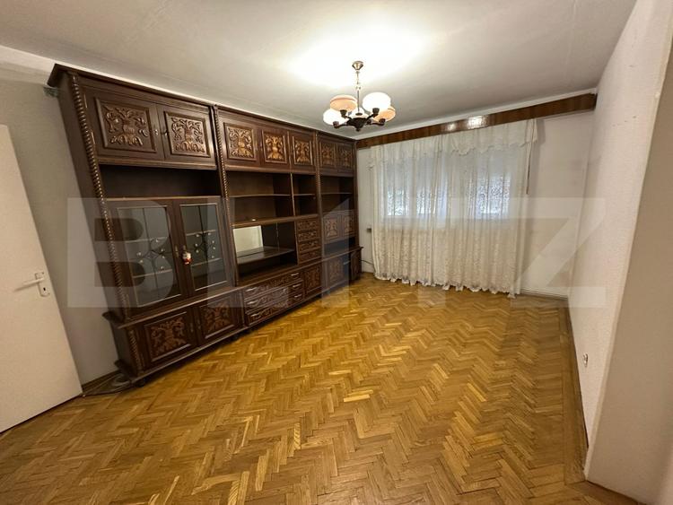Apartament 3 camere, decomandat, zona Nicolae Balcescu