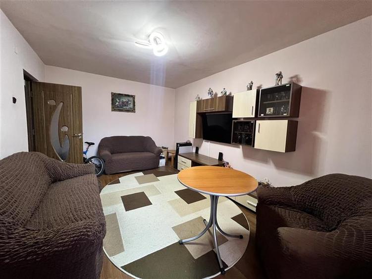Apartament 4 camere decomandat, etaj intermediar Carpatilor- Lidl
