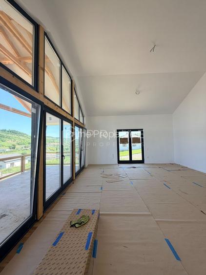 Vilă chalet modern cu perete panoramic de sticlă - Livezeni, Mureș - 6