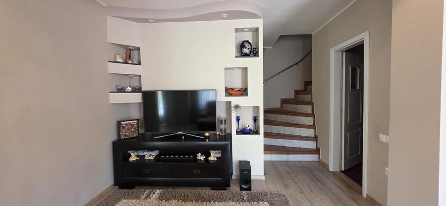 DELFINARIU VILA 4 CAMERE D+P+1 TEREN 250 M SI CORP CASA 4 GARSONIERE