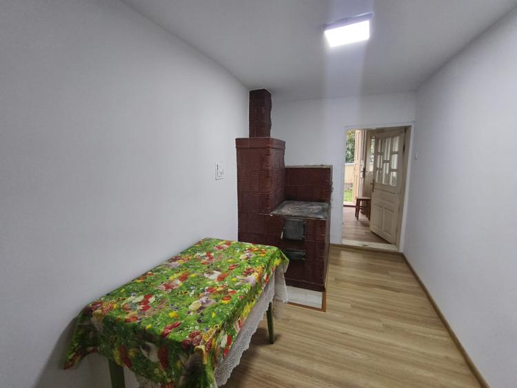 Casa individuala, 60mp, teren 3000mp, zona Padureni, Siret