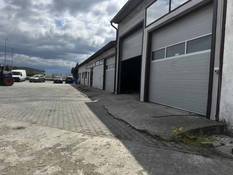 DEPOZIT 450 mp. Birouri Hala si TEREN Imprejmuit 4077 mp Asfalt - Utilitatile