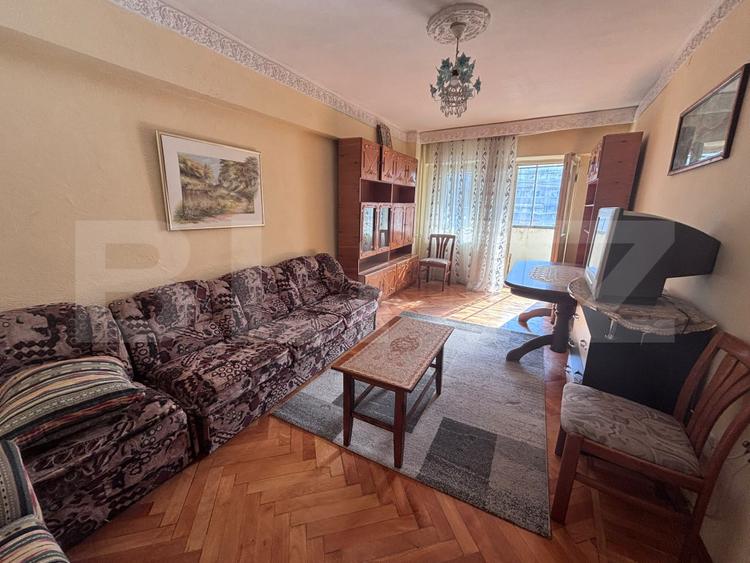 Apartament Calea Bucuresti 2 camere decomandat, 50 mp + balcon 9 mp, etaj 1