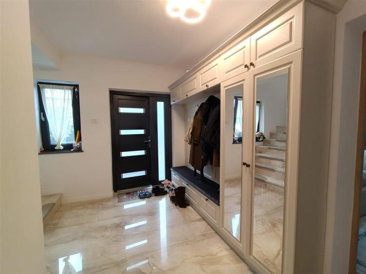 Casa individuala | 10 ari teren | 193 mp | C-5602