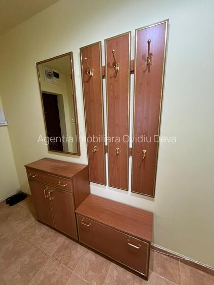 Vand apartament 2 camere decomandat in Deva, situat pe  Bld. Balcescu, etaj 2, - 4