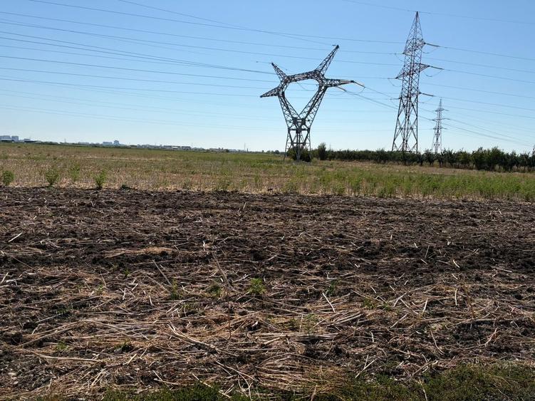 Vând teren langa Timișoara excelent pentru un parc de fotovoltaice