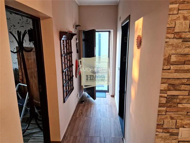 Apartament 3 camere terasa 80 mp si  curte 145 mp zona Calea Cisnadiei - 22