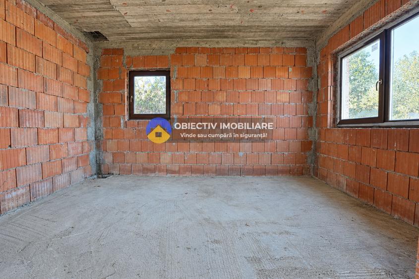 Vila la rosu si teren 500 mp de vânzare , Zona Fermelor