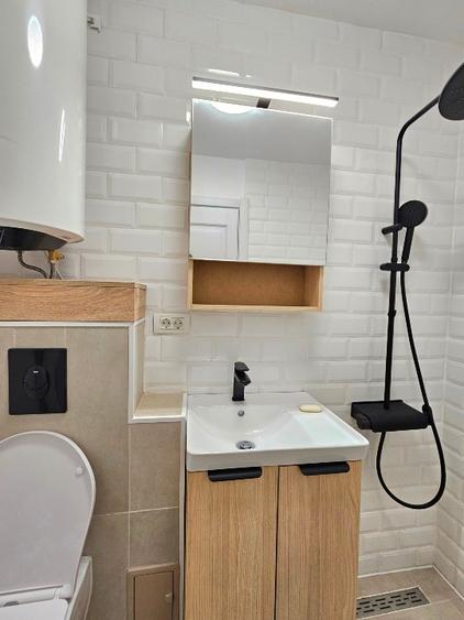 2 camere decomandat, renovat integral | Parcare | 5 min metrou Apărătorii Patr