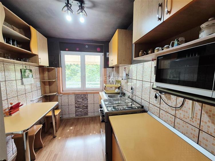 Apartament cu 3 camere zona Podu Ros - 7
